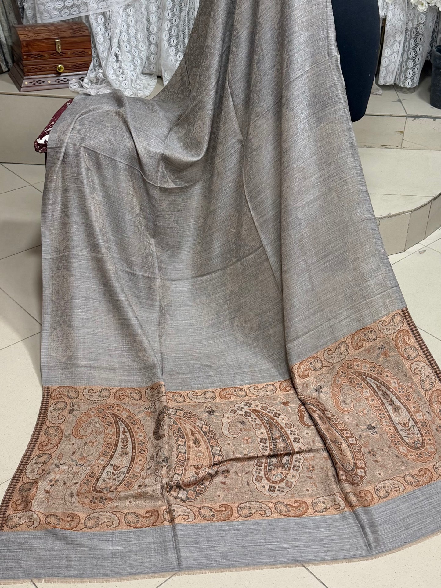 Self Toosh Kani Palla Shawl Made in Kashmir | Perfect Gift For Winters