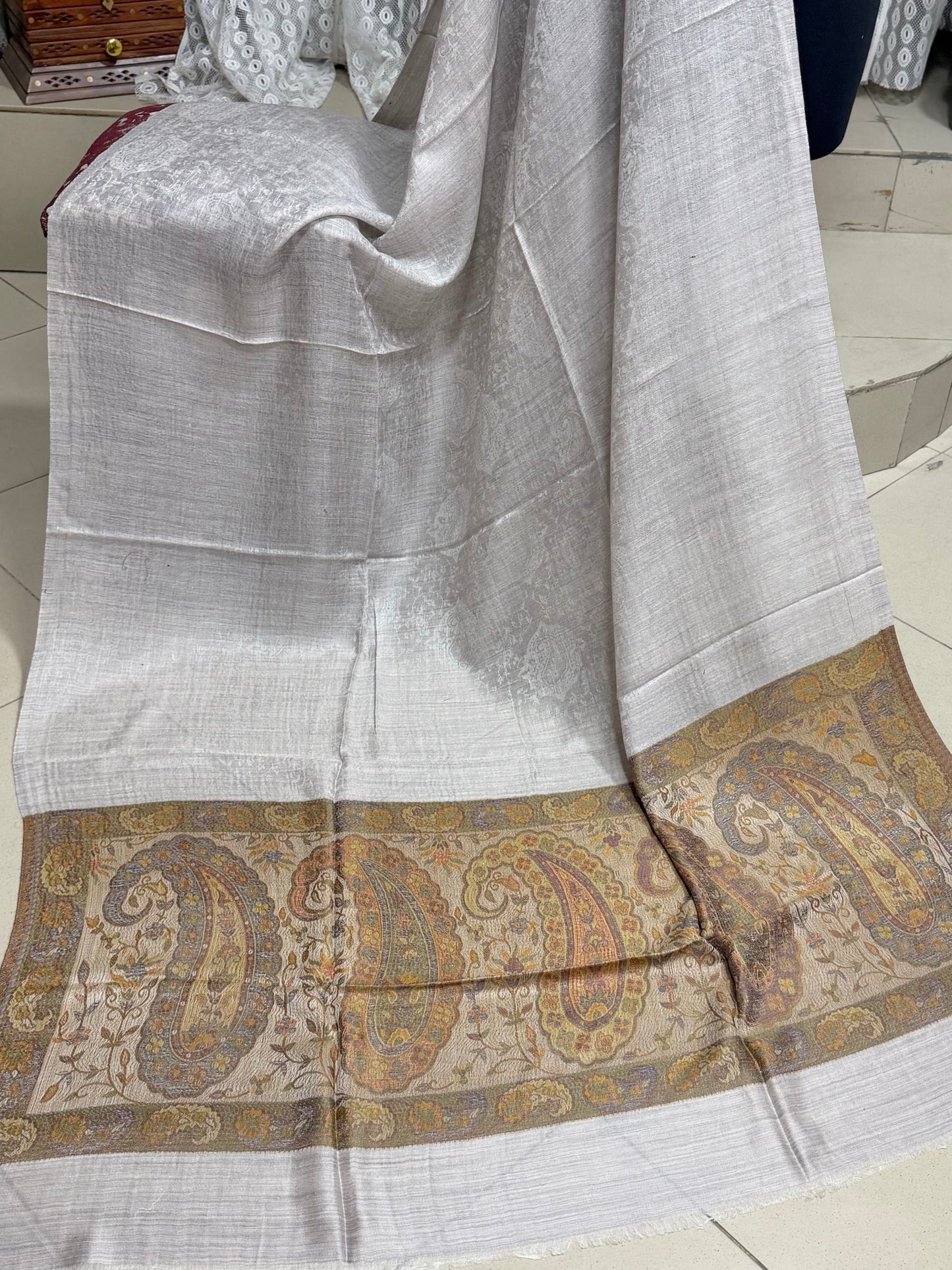 Self Toosh Kani Palla Shawl Made in Kashmir | Perfect Gift For Winters