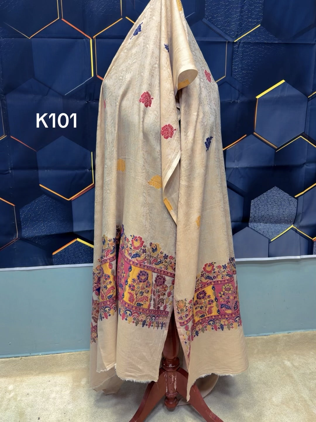 Lawn kani Shawl | Self Kani Border Pallu Shawl Full Size | K101