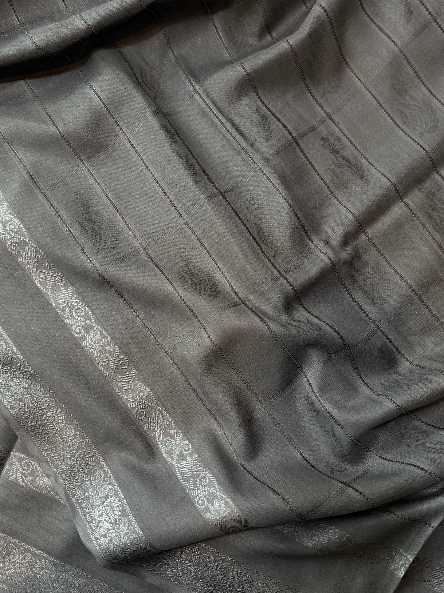 2 Piece Allover Nino Tarkashi Suit