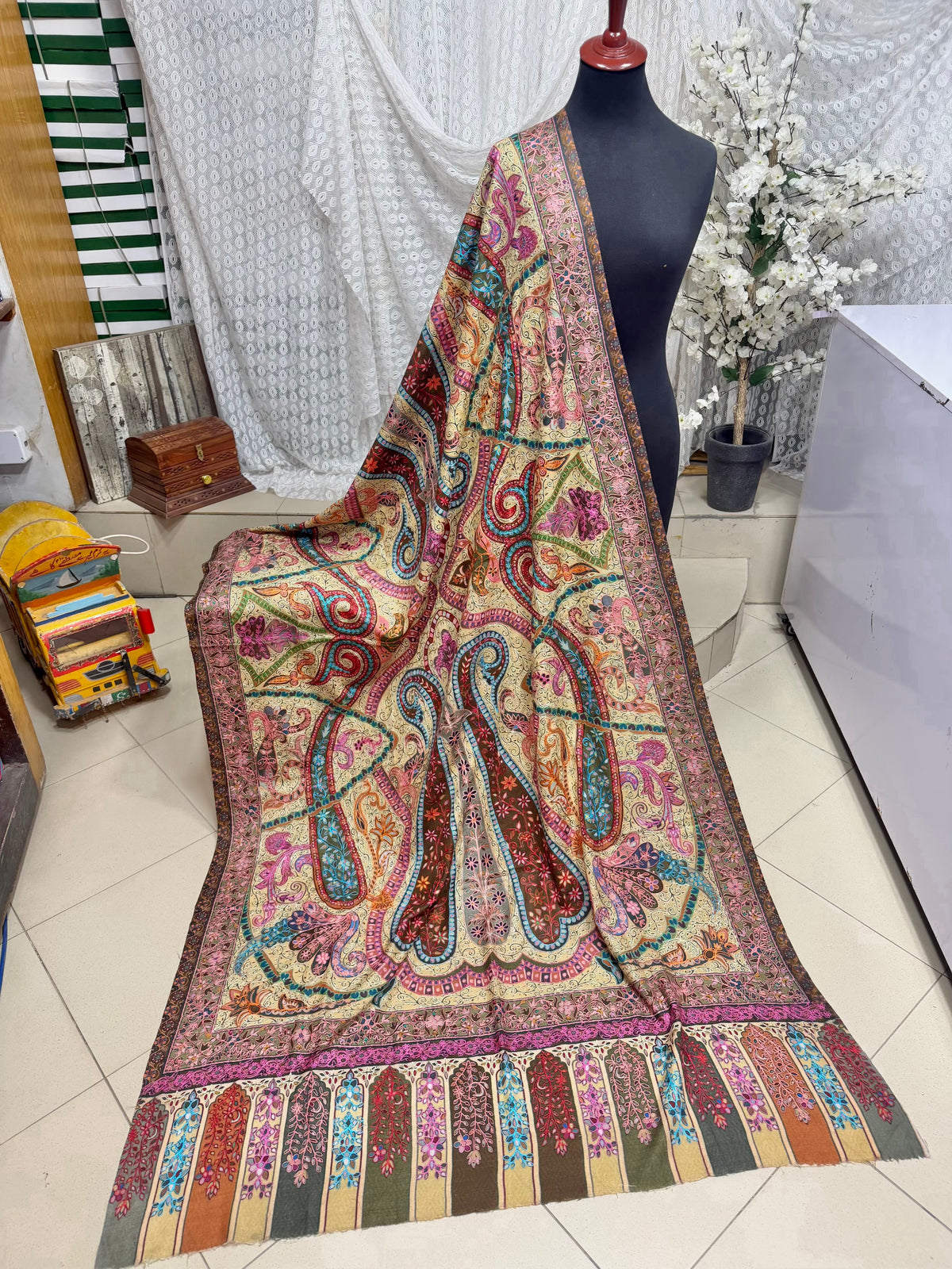 Qalamkar Shawl on Toosh Base | Made in Kashmir Multicolor Floral Design | Q101