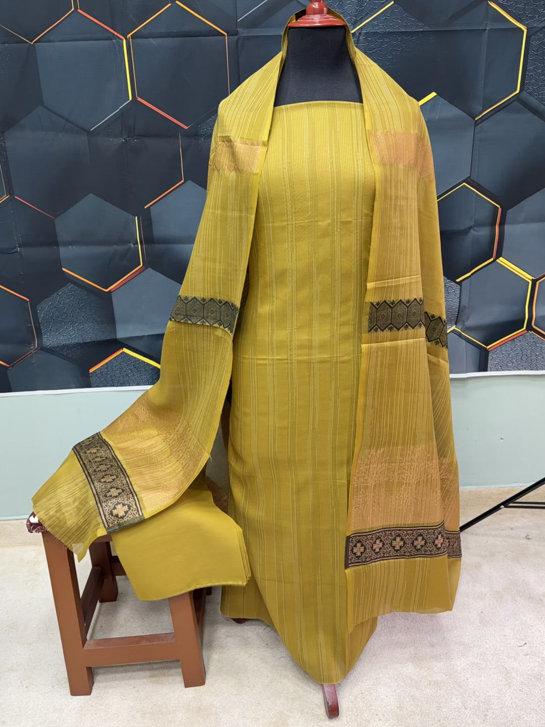 3 Piece Rangoli Lawn Suit With Lawn Kani Dupatta | Mehndi Green
