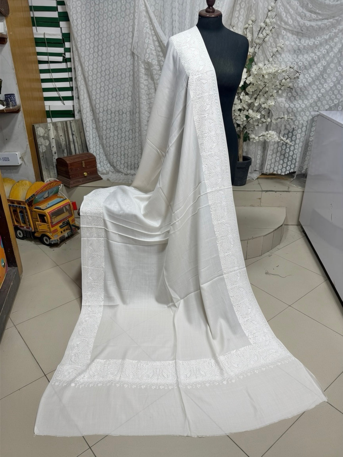 Kashmiri Shawl | 4 Side Wide Border Kashmiri Embroidery | White With White