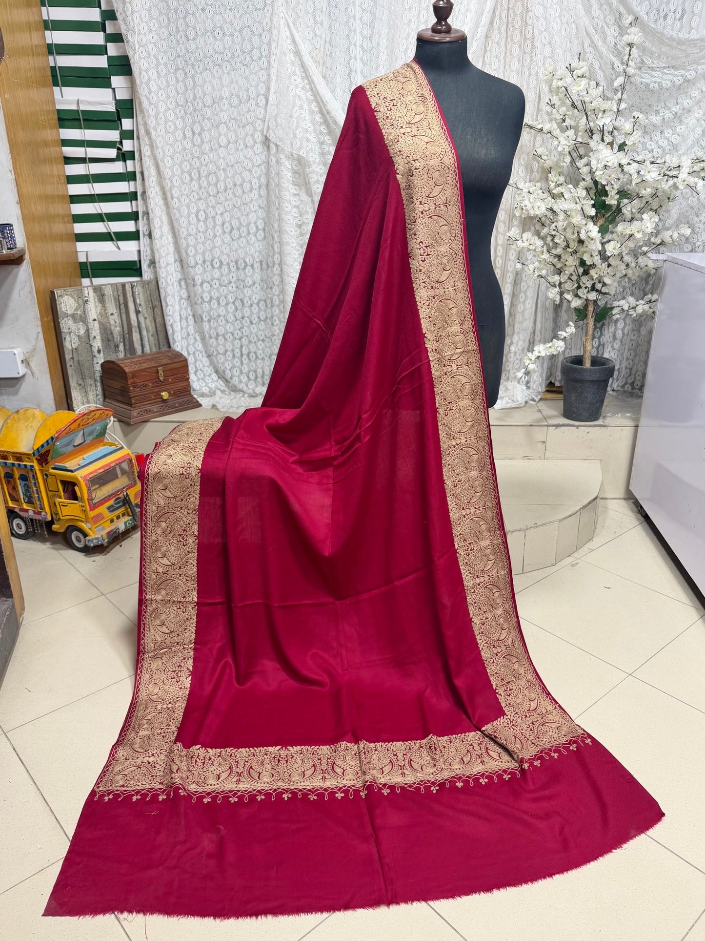Kashmiri Shawl | 4 Side Wide Border Kashmiri Embroidery | Maroon With Skin