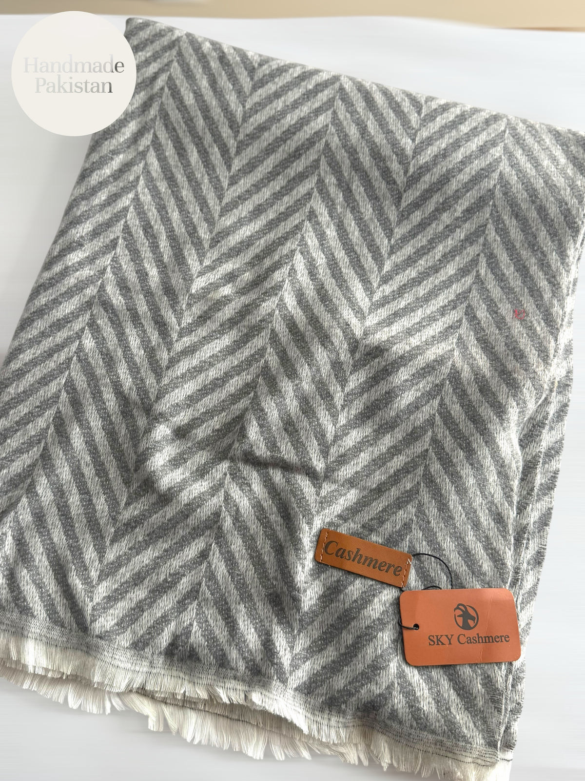 Plain ZigZag Design Sky Cashmere Stole | Grey