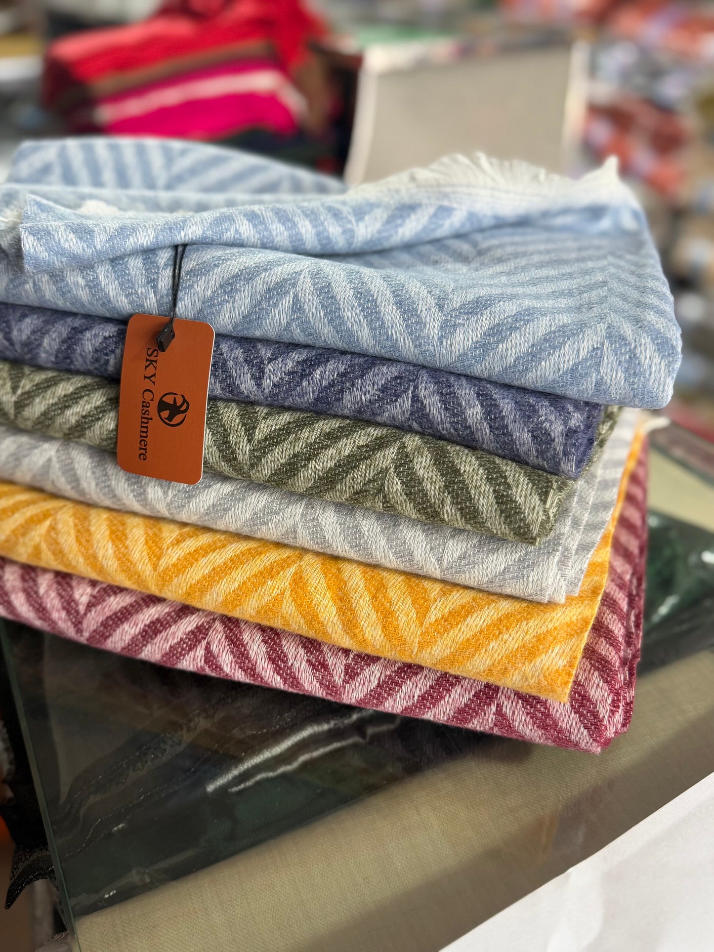 Plain ZigZag Design Sky Cashmere Stole | Maroon
