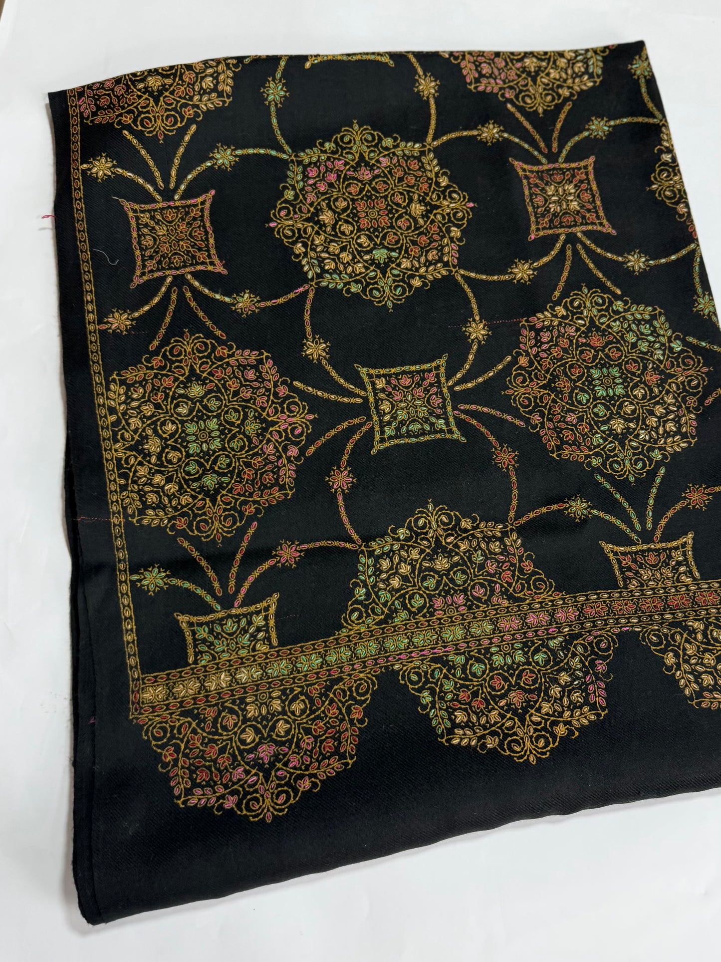 Pashmina Shawl Jaal | Hand Embroidery and Print Beautiful Shawl in Sale | Black
