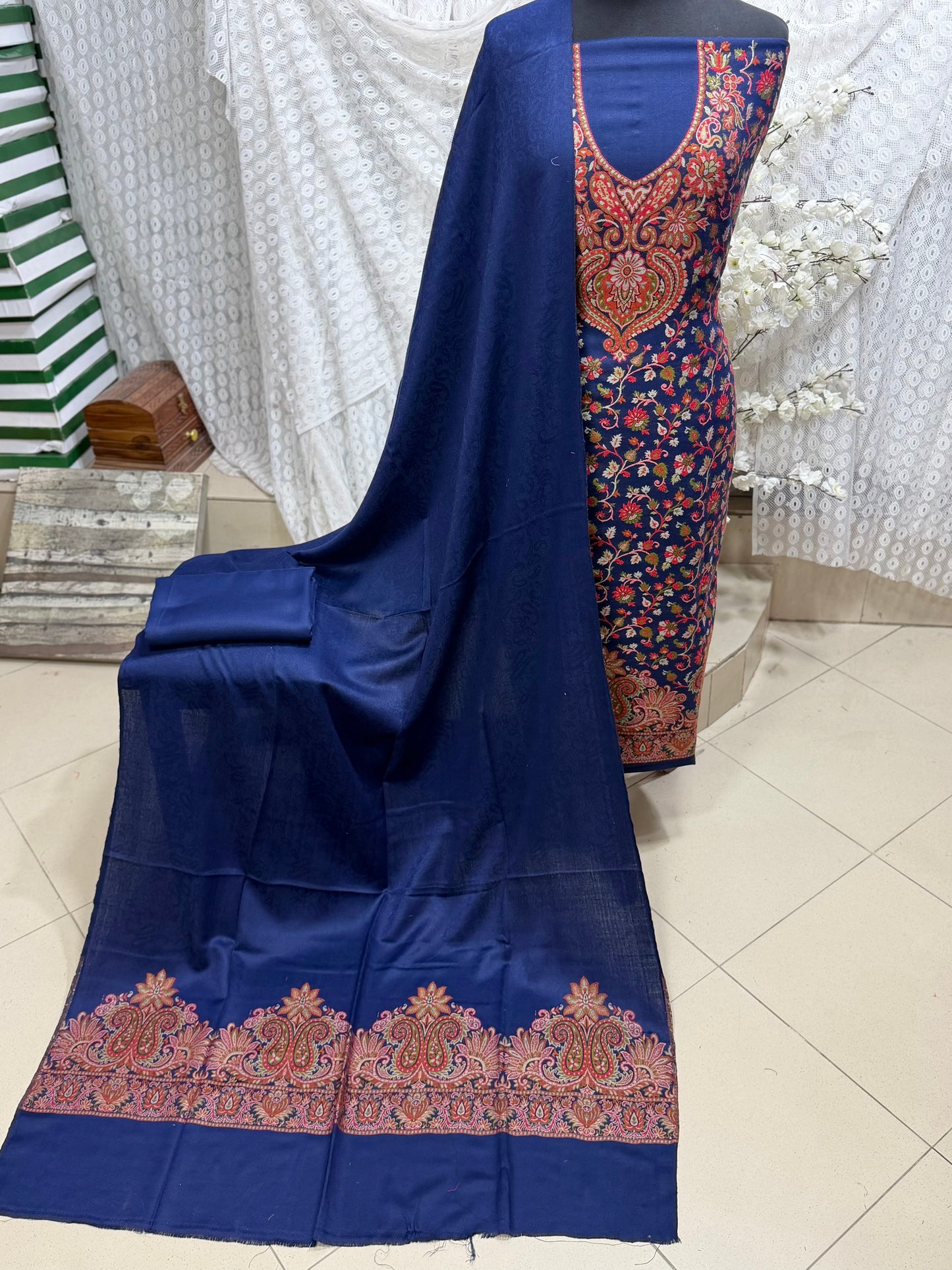 Kani Pashmina 3 Piece Unstitched Suit | Blue