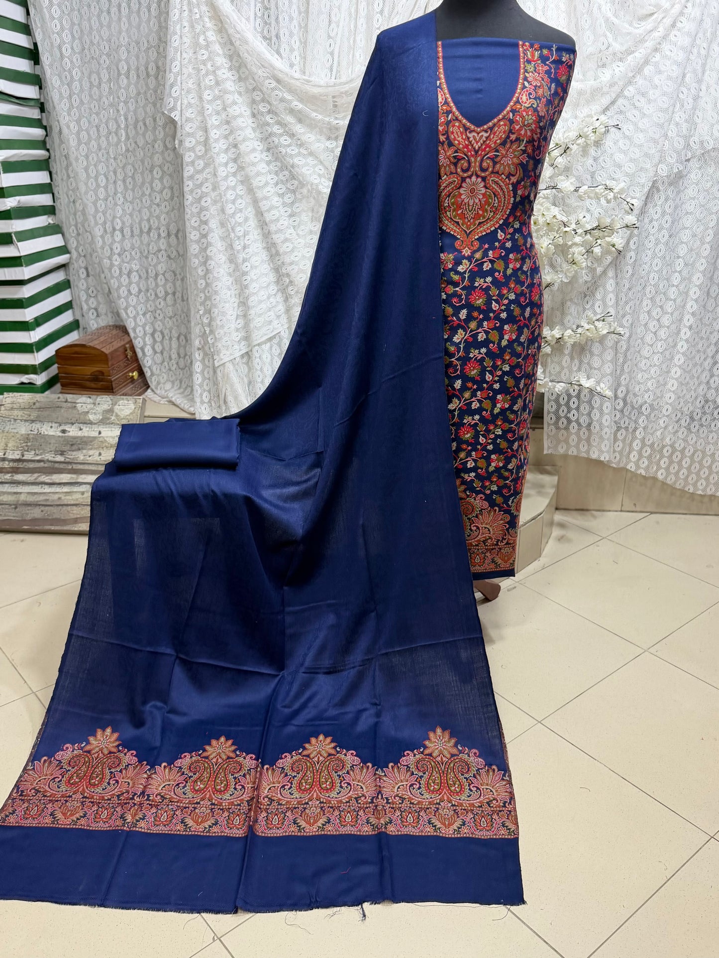 Kani Pashmina 3 Piece Unstitched Suit | Blue