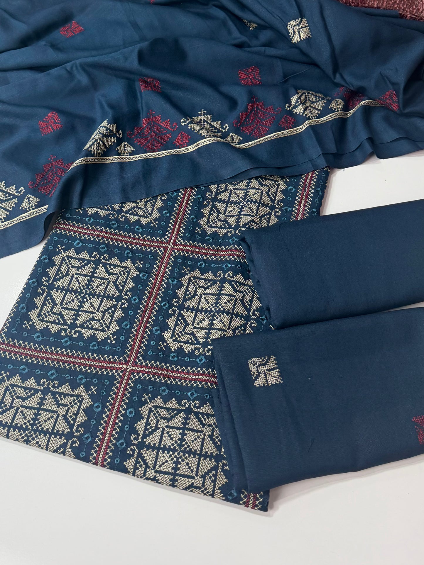 Karandi 3 Piece Embroidered Suit With Same Dupatta Shawl | Zinc