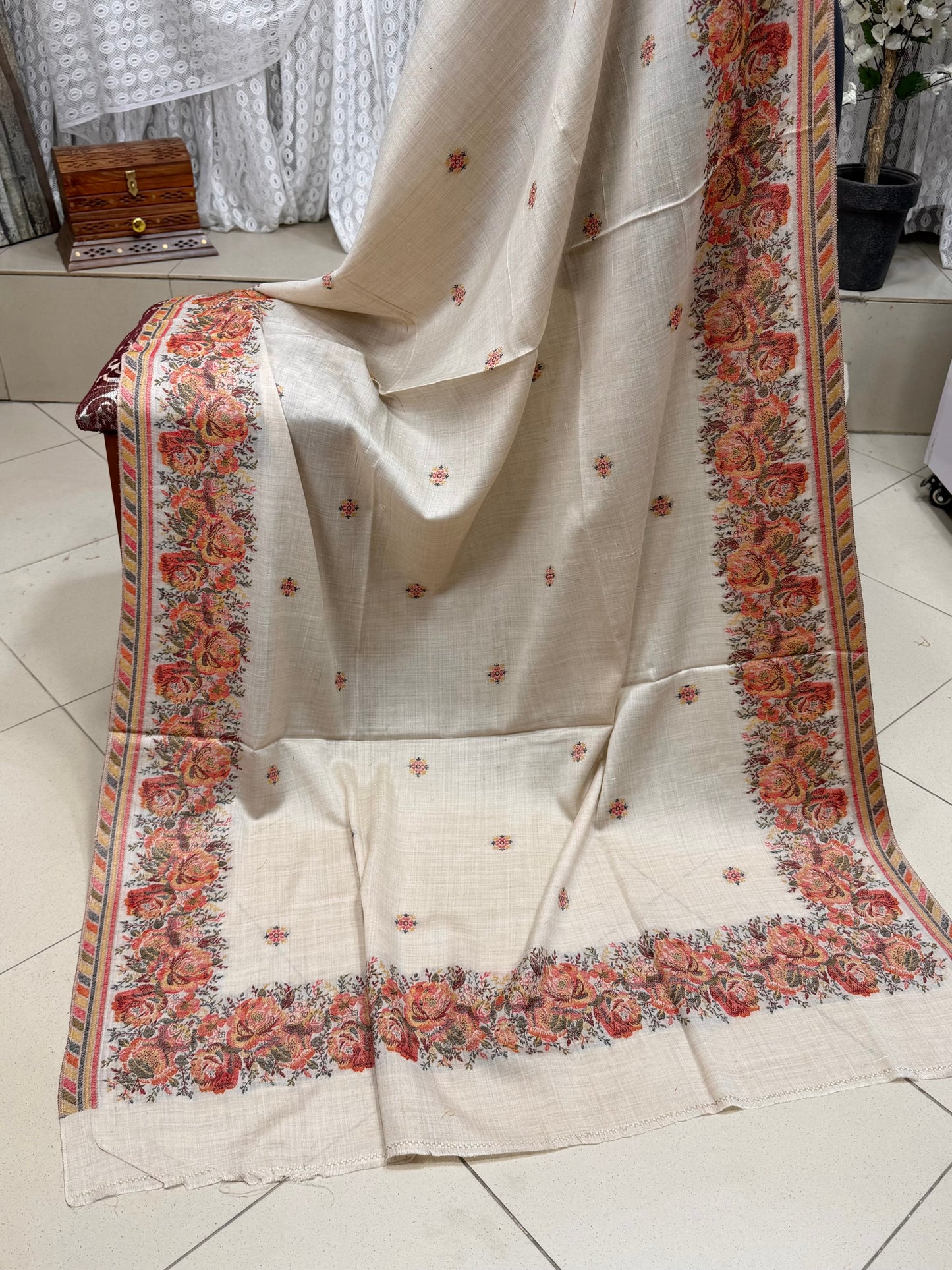 Pashmina Wool Kani Border Shawl in Full Size Gulabkar Border | Skin New