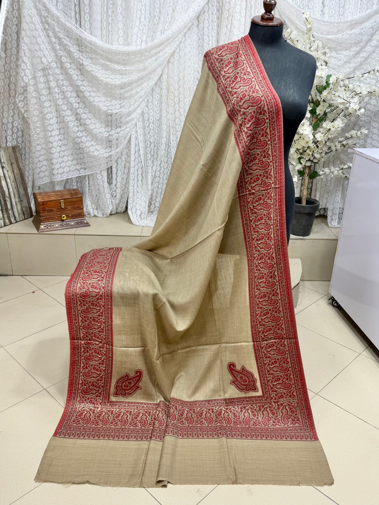 Pashmina Wool Kani Border Shawl in Full Size 4 Side Border | Skin