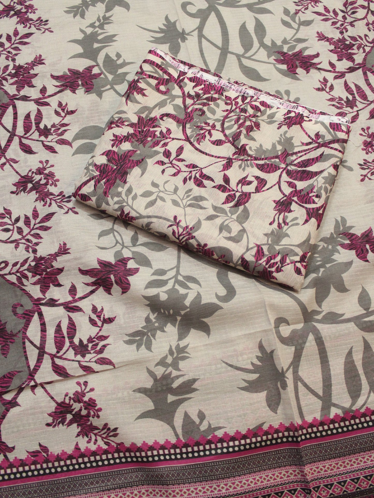 3 Piece Doriya Lawn Printed Suit With Lawn Dupatta