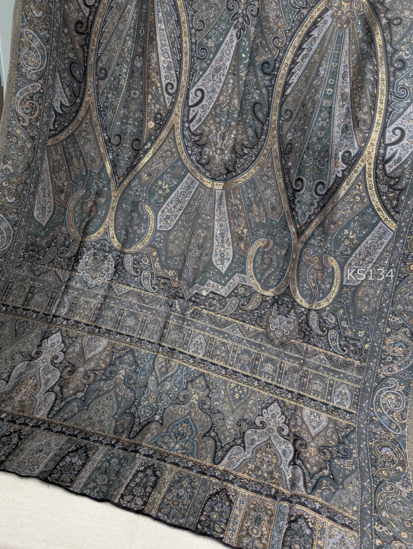 Luxury Kani Silk Shawl, Wedding Wrap Perfect Gift Made in Kashmir | KS134