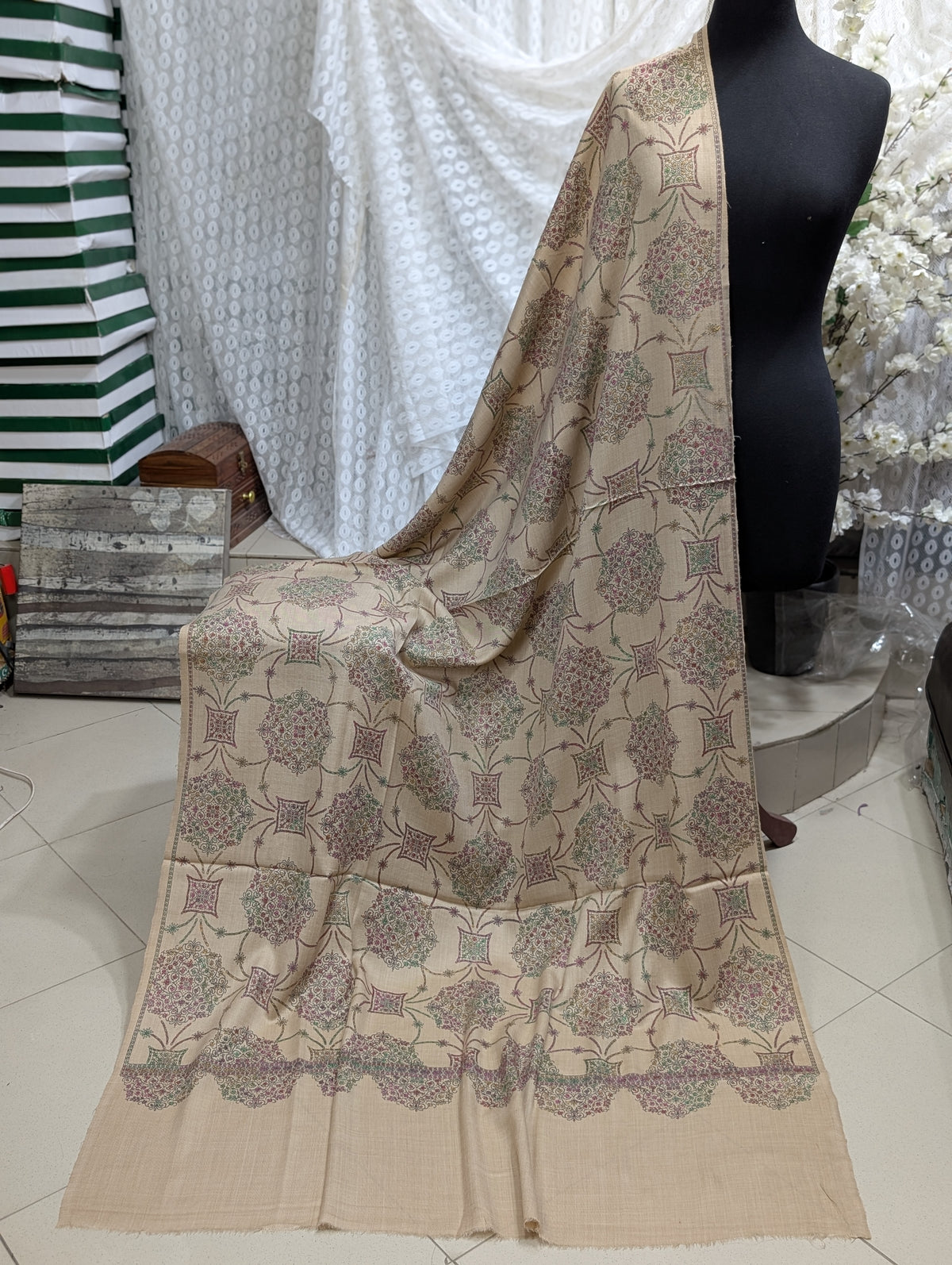 Pashmina Shawl Jaal | Hand Embroidery and Print Beautiful Shawl in Sale | Skin