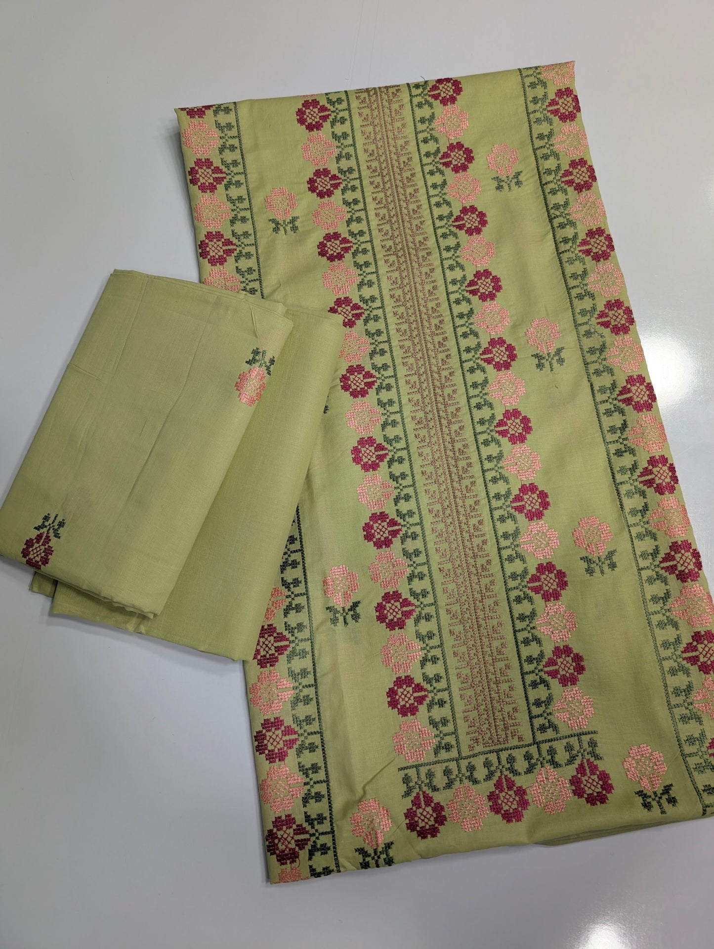 Breeze Lawn 2 Pc Embroidered Suit Separate Sleeves | Pista Green
