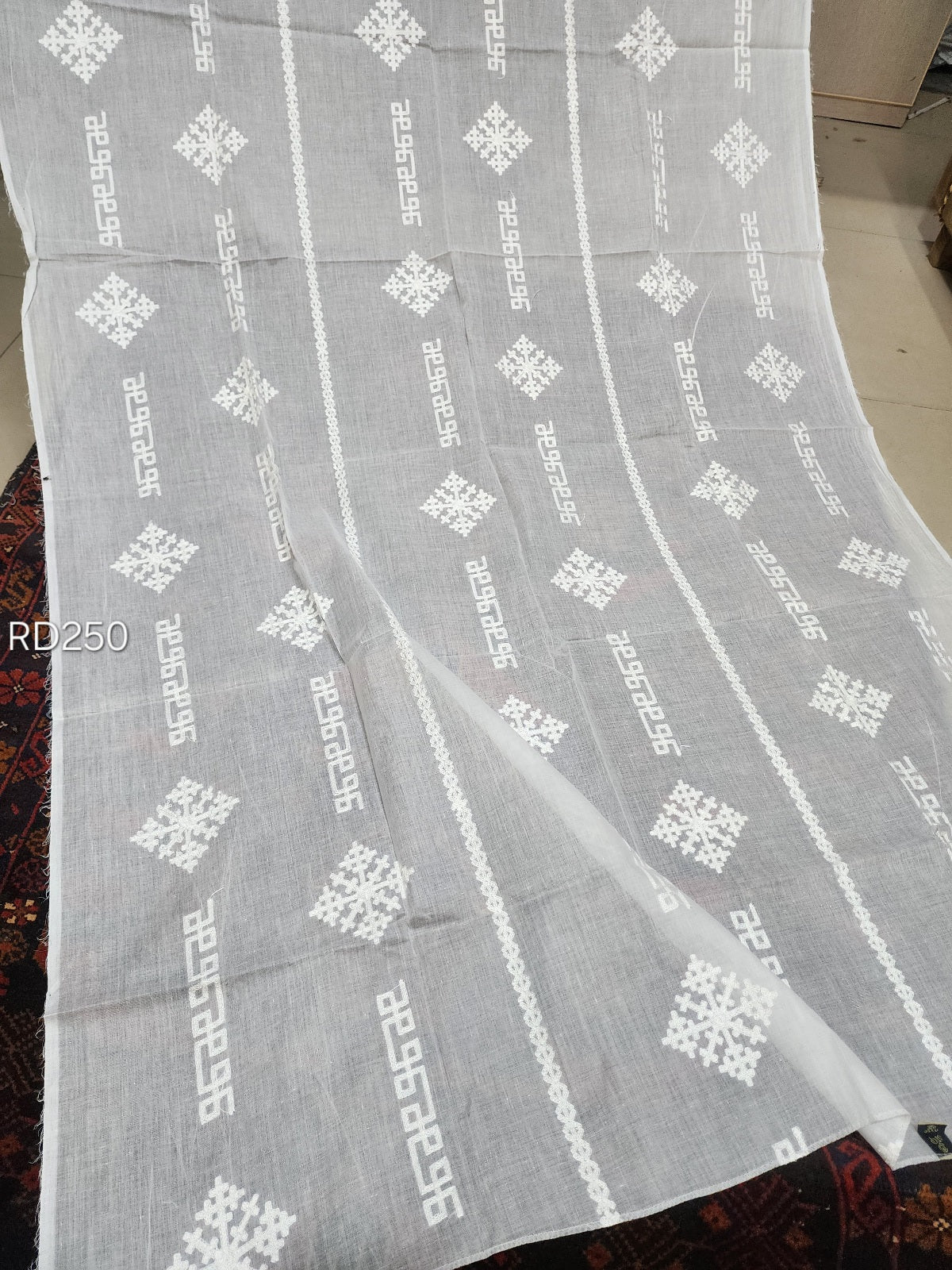 White Tarkashi Pure Lawn Embroidered Dupatta | RD250