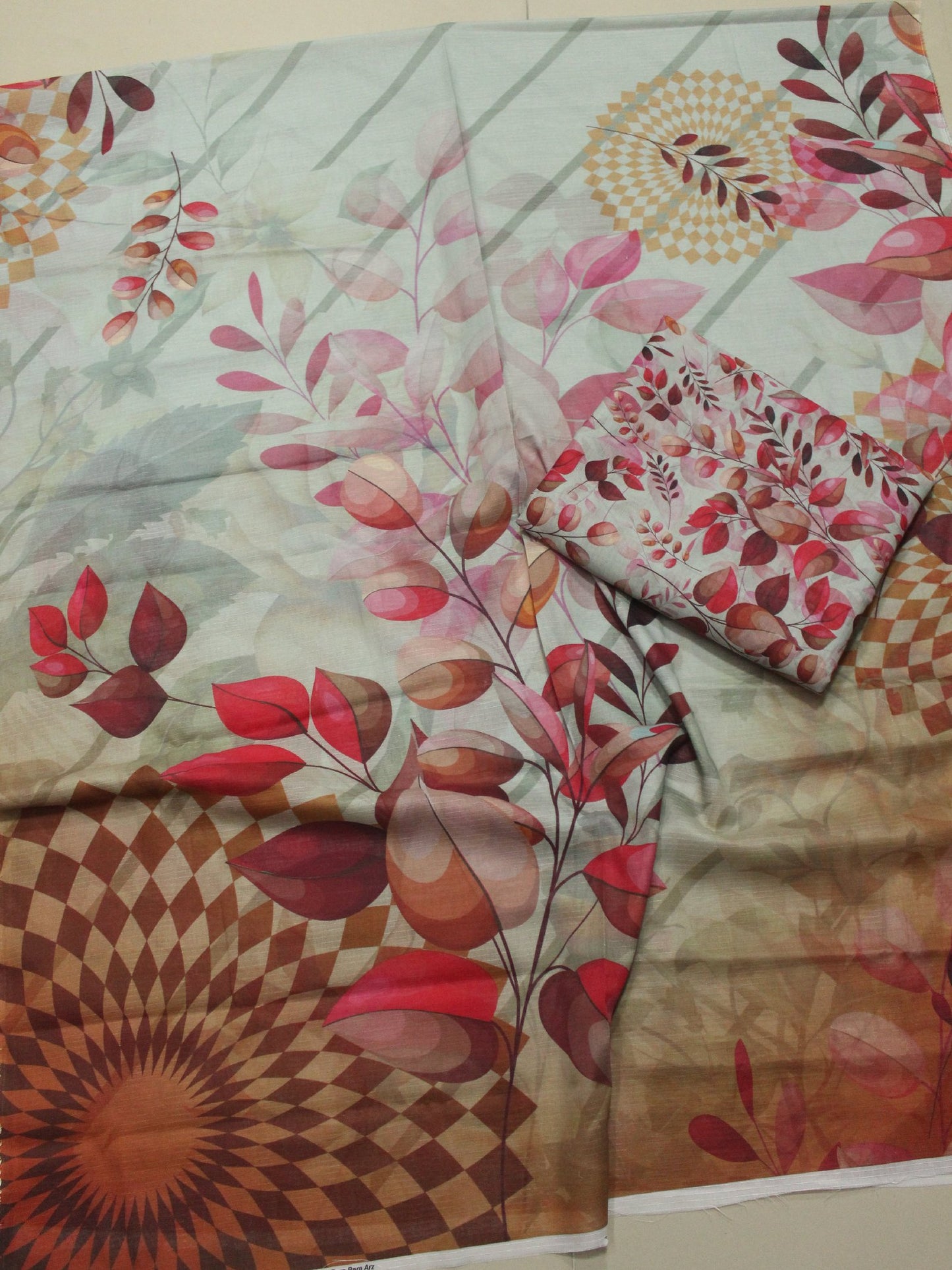 3 Piece Doriya Lawn Printed Suit With Lawn Dupatta