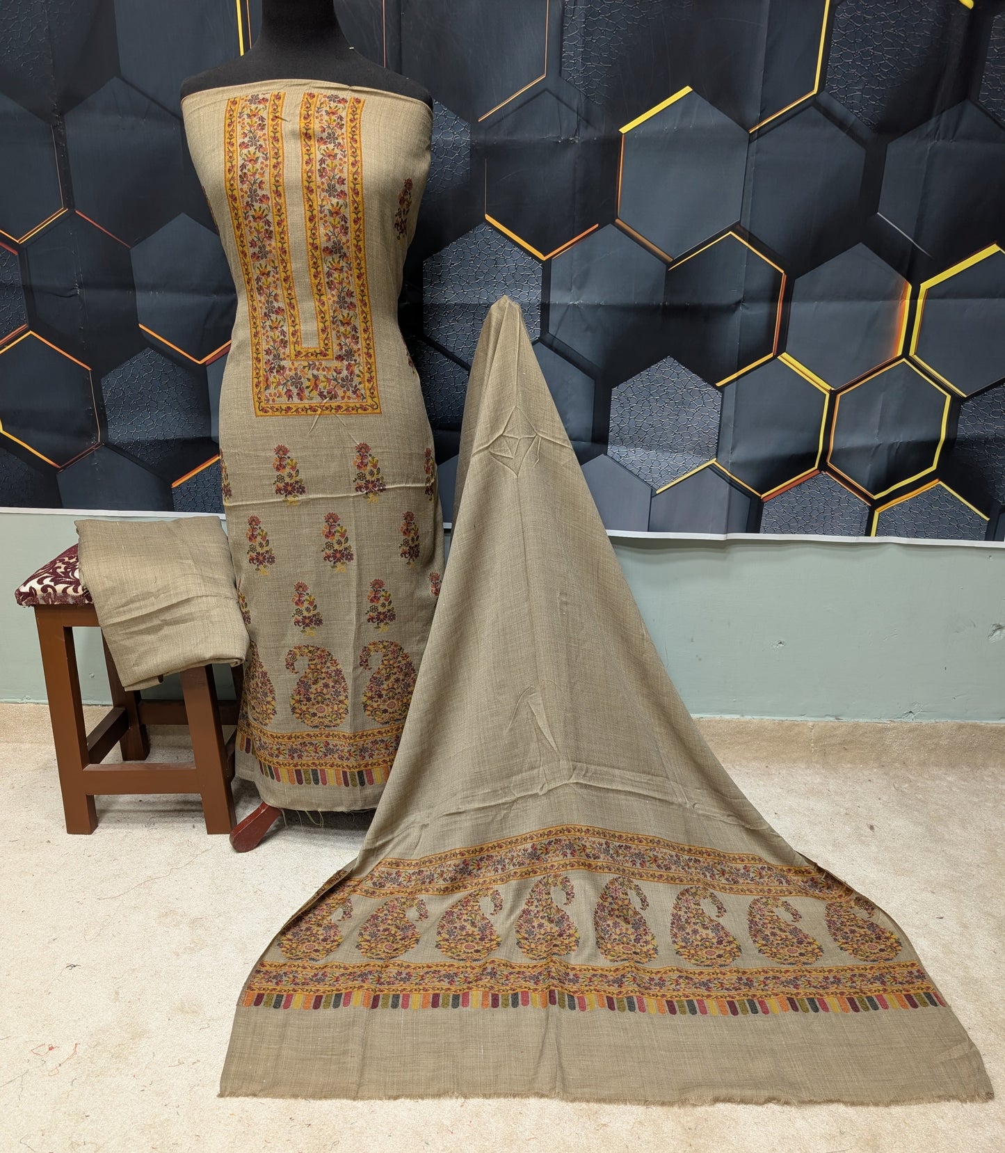 Special Kani Pashmina 3 Piece Unstitched Suit | Dark Skin Color