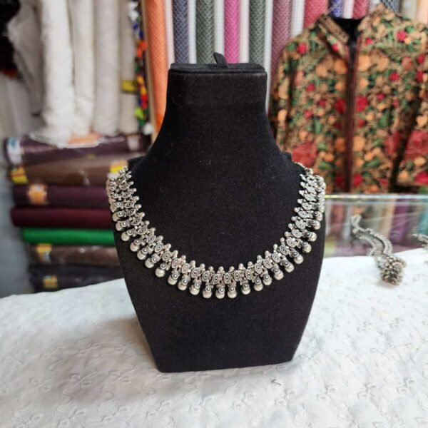 Gilet Chokar Necklace Oxidized