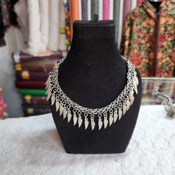 Gilet Chokar Necklace Oxidized