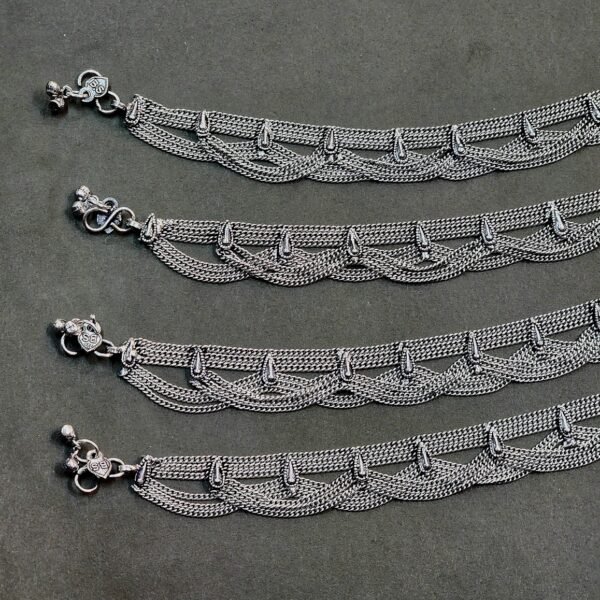 Heavy Anklets (Pair) Gilet Metal Oxidized