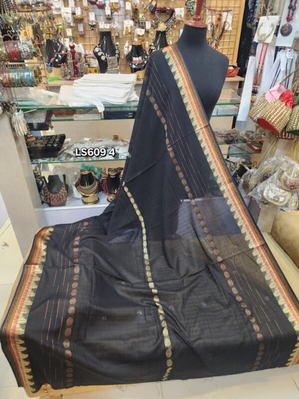 Pure Lawn Self Jacquard Shawl Tarkashi Work - Image 2