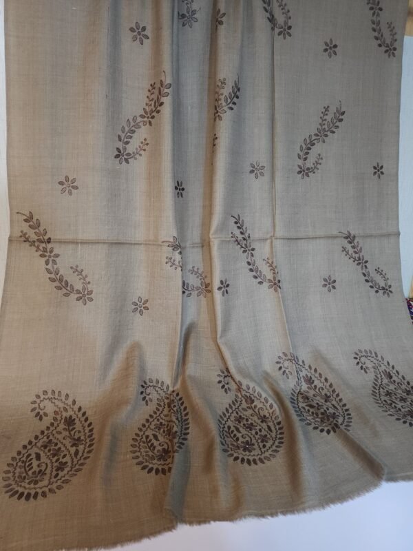 Pashmina Handmade Full Embroidered Shawl Perfect For Gifts - Image 3