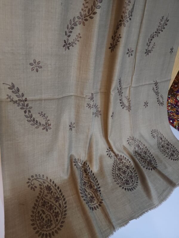 Pashmina Handmade Full Embroidered Shawl Perfect For Gifts - Image 2